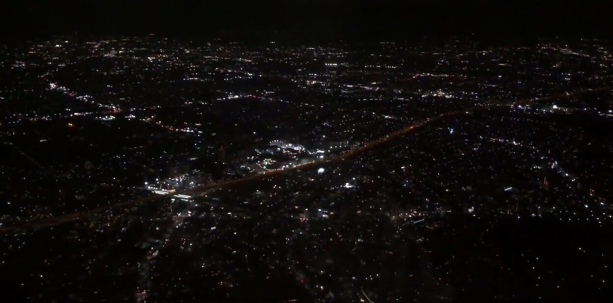飛行機内から見た夜景
